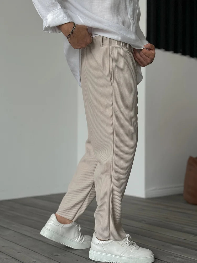 Herren Relax Fit Plissee Byxa – Elegant och Bekväm För Vardags- och Affärslook
