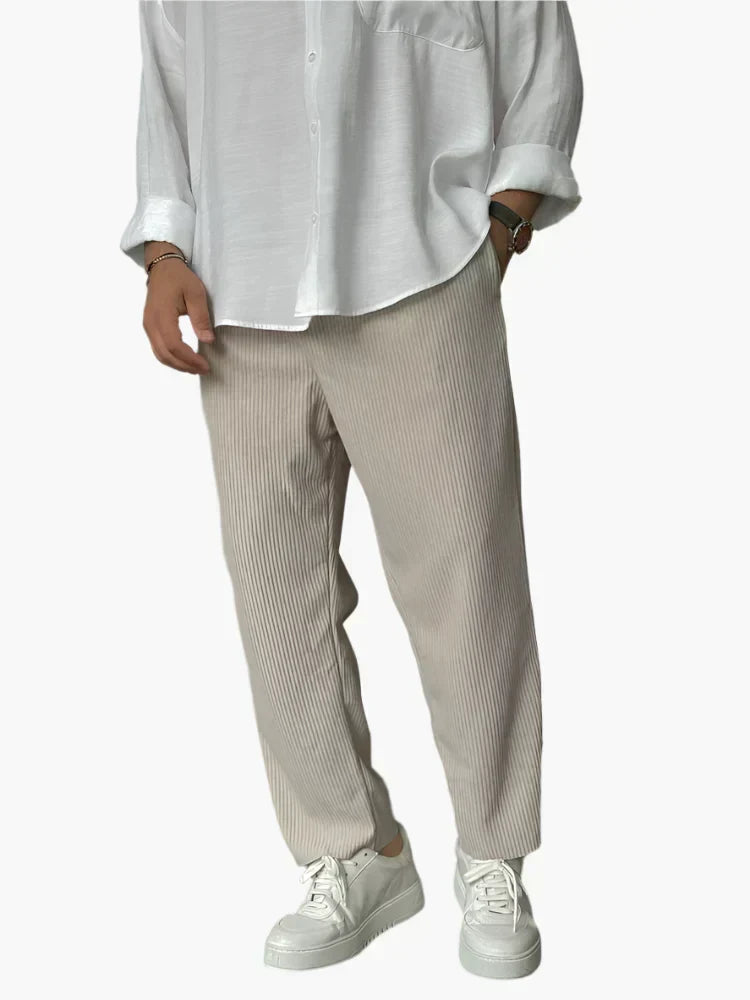 Herren Relax Fit Plissee Byxa – Elegant och Bekväm För Vardags- och Affärslook