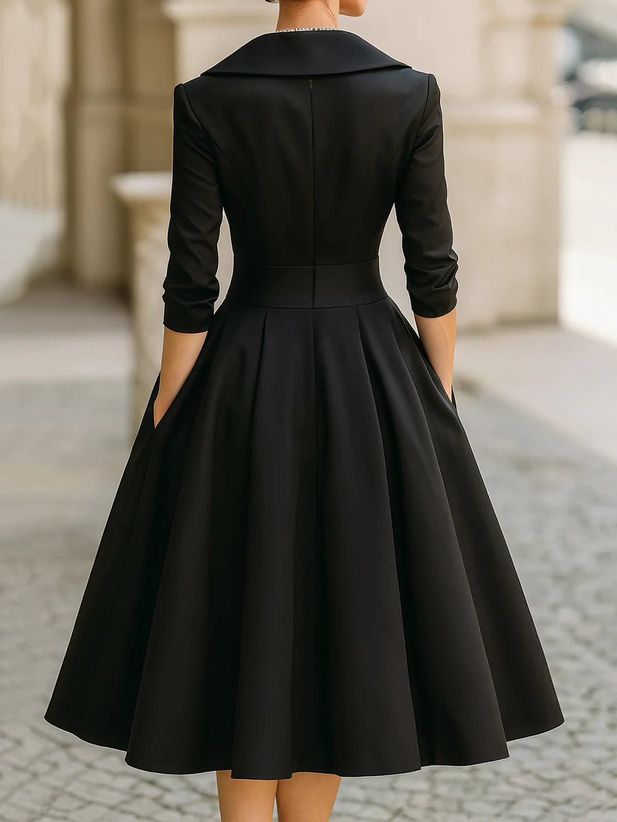 Elegant svart satin plisserad midi-klänning